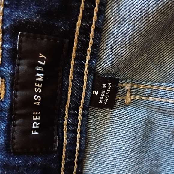 Blue Flare Wide Leg Jeans with Rich Deep Tone, Size 2 - Picture 5 of 9